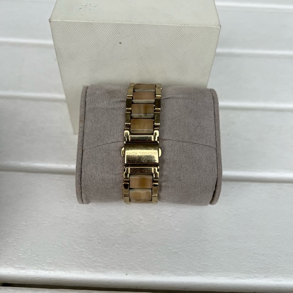 MICHAEL KORS MK5632 Parker All Gold Tone. Chronograph Ladies Wrist Watch - Picture 3 of 6